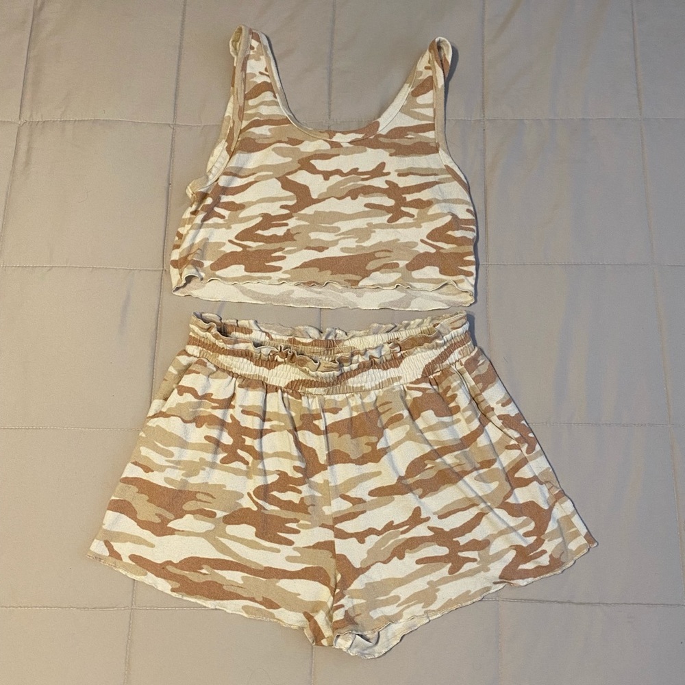 From target, white/orange, and size large - Picture 2 of 2